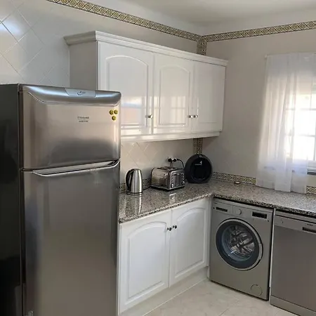 Apartment Golf, & Pool House Amoreira (Leiria)