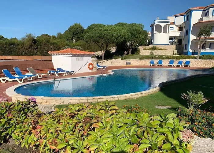 Golf, & Pool House Amoreira (Leiria)