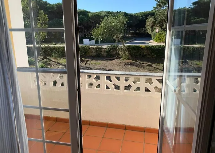 Golf, & Pool House Apartment Amoreira (Leiria)